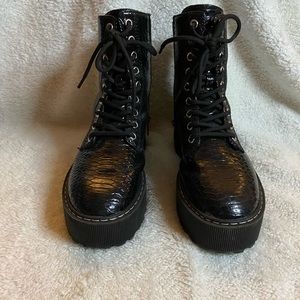Combat boots